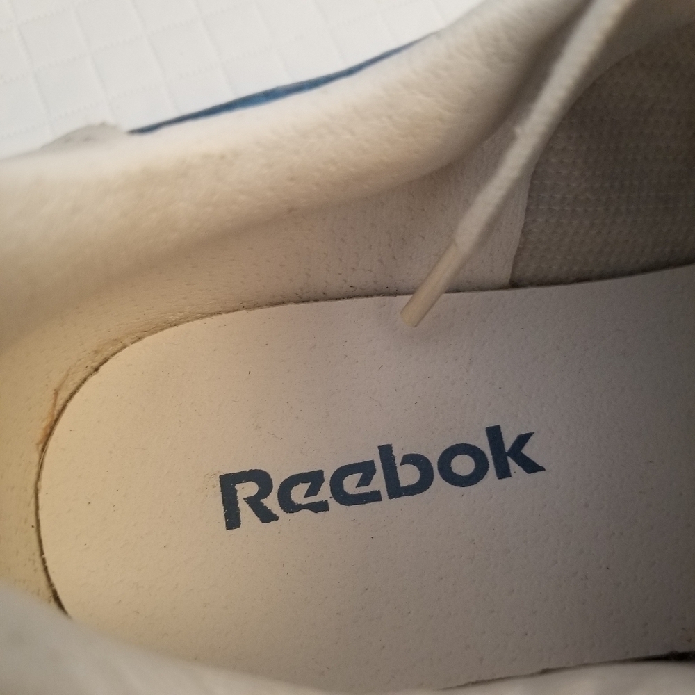 Reebok Womens Blue Shiny Sneakers Size 9.5 Great Condition - Picture 8 of 8
